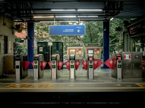 What are the best city tours to take in the UK?